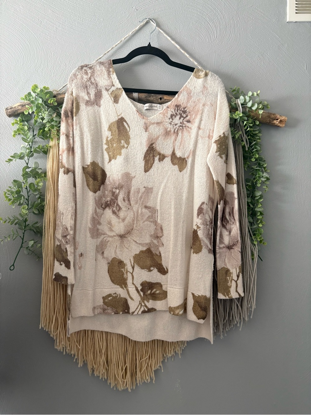 Abercrombie & Fitch Floral V-Neck Knit Sweater Tunic- Cream & Taupe